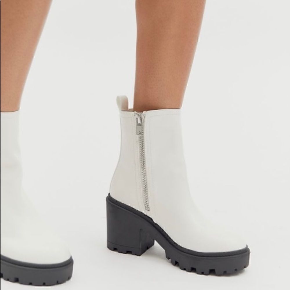 UO zip up boot - Picture 3 of 4